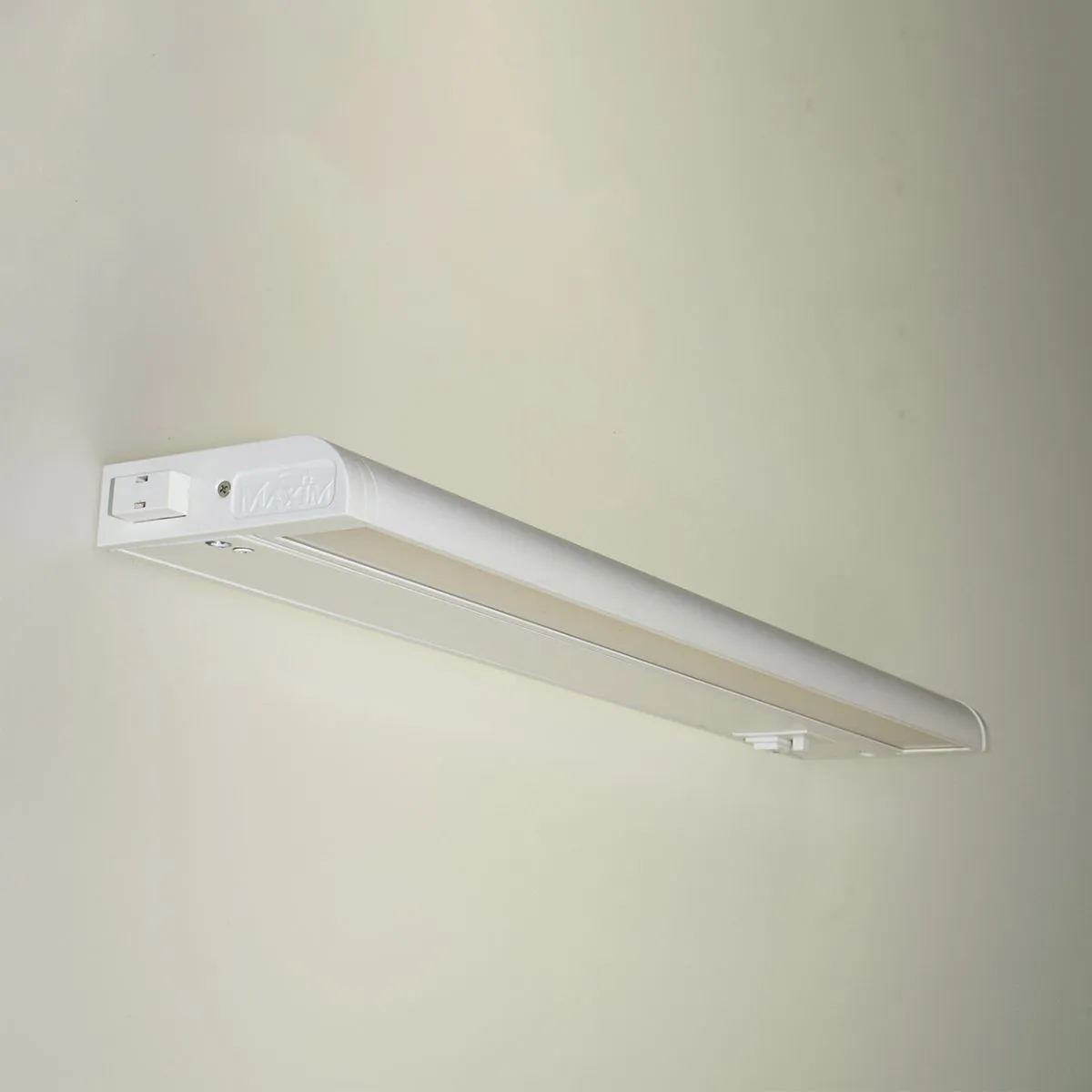 CounterMax 5K 12 Inch LED Under Cabinet Light, 2700K to 5000K, 720 Lumens, 120V, Nickel